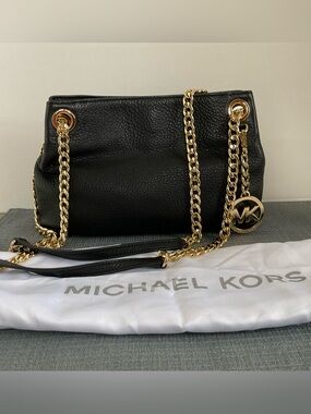 Michael Kors Black Pebbled JET SET Leather Shoulder Bag with Gold Chain
